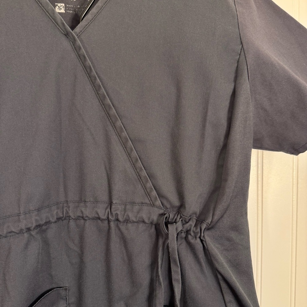 Wink Wonder Work Women’s Maternity Scrub Set in Pewter Size Small - Picture 3 of 16